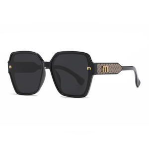 Lunettes de soleil de luxe pour femmes M, monture carrée noire, verres polarisés UV400 en PC, type 3, pare-soleil - Product Image 3