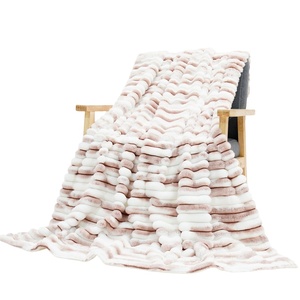 Manta de Felpa de Conejo para Sofá, Cálida y Acogedora para el Invierno, de Zhengtai - Product Image 3