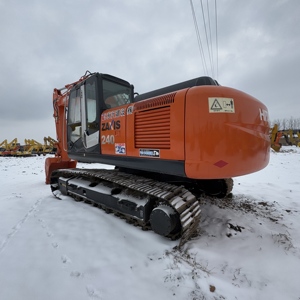 Excavatrice sur chenilles Hitachi ZX240 d'occasion, 24 tonnes, moteur Isuzu Tier 3, pompe hydraulique, engrenage, sans DEF, économe en carburant, usage municipal - Product Image 1