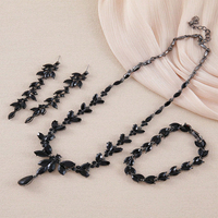 Parure de bijoux de luxe vintage pour mariage et fiançailles, collier et bracelet en alliage avec pendentif zircon en forme de goutte pour fêtes et anniversaires
