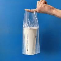 Pochettes souples personnalisées en plastique HDPE recyclable avec bec verseur, impression flexo, couleur et logo sur mesure pour thé au lait, café, jus, soda