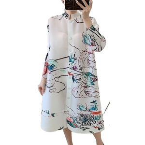 Robe plissée décontractée Miyake 2025 pour femme, nouvelle collection, style ample, ornée de fleurs, unie, tissée - Product Image 3