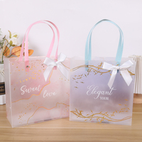 Sac fourre-tout en plastique PP transparent personnalisé en gros, impression de logo, emballage PVC, sac cadeau translucide givré