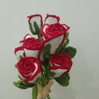 Cadeau éternel, décoration de mariage, cadeaux de Noël, cadeaux de remise de diplôme, bouquet de roses rouges et blanches en crochet fait main, fleur en fil