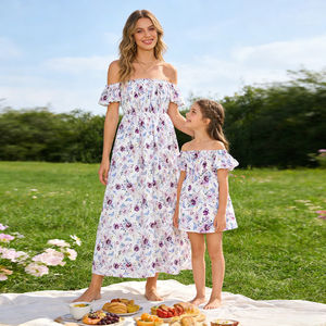 Robe d'été assortie mère et fille, épaules dénudées, imprimés personnalisés, vêtements pour femmes, mère et moi, vêtements pour enfants, prix de gros, Chine - Product Image 3