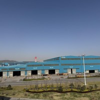 Atelier en acier préfabriqué pour la fabrication industrielle, structure métallique polyvalente, conception résistante au vent fort, garantie 1 an