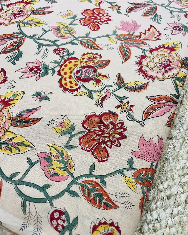 หลาย
