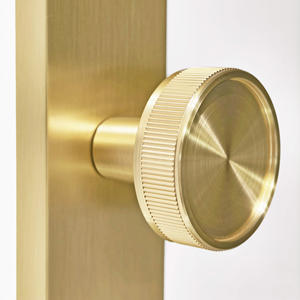 Современные Роскошные однотонные латунные прямые накатные дверные ручки с двойным механизмом защелки для деревянных дверей для виллы и дома - Product Image 2