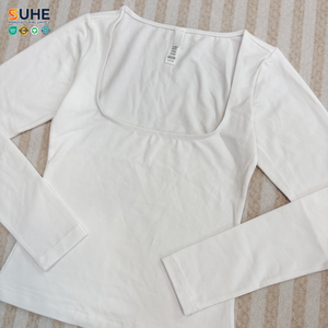 T-shirt sportif en jersey de coton satiné SUHE pour femme, col carré, manches longues, coupe ajustée, extensible, sexy, streetwear, éco-responsable - Product Image 6