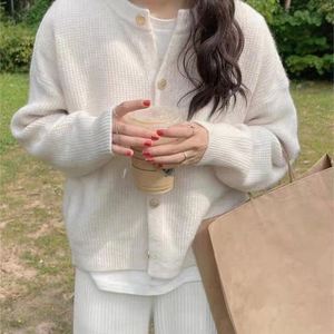 Cárdigan de cuello alto largo de punto informal para mujer de otoño y chaqueta de puente Servicio OEM Suéter disponible - Product Image 2