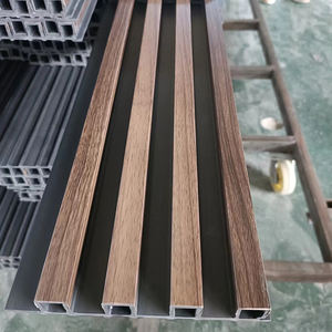 Vente en gros Panneau mural cannelé en bois WPC à moitié recouvert utilisé pour la décoration murale intérieure - Product Image 4