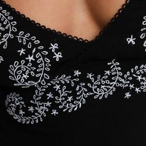 OEM 2025 Nouveauté Ensemble Femme Brodé Coton Lin Été Col Asymétrique Haut Jupe Longue Étages Décontracté Longueur Genou - Product Image 4