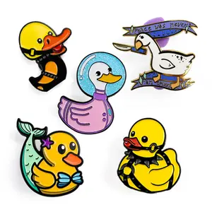Custom metal crafts duck lapel pin brooch pins cartoon cute little animal holding badge jewelry bag lapel pin gift