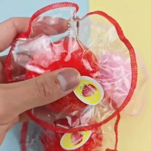 CHENXI 2025 Nuevo Diseño Juguetes Blandos de Silicona de Fresa, Juguetes de Simulación de Frutas Taba Mochi, Colgante para Bolsa, para Apretar - Product Image 3