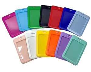 Porte-badge vertical en plastique rigide avec logo personnalisé, étui de protection pour badge à ouverture coulissante - Product Image 1