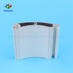 Profilés d'extrusion en <span class=keywords><strong>aluminium</strong></span> gris argenté pour la fabrication de fenêtres et portes coulissantes colombiennes/costaréennes - Product Image 3
