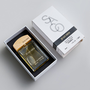 น้ำหอม SACO Earth Man's Luxury Perfume-50ml กลิ่นไม้หอม กลิ่นธรรมชาติ สดชื่น ติดทนนาน โคโลญจน์บรรจุขวดแก้วแบบสเปรย์ ใช้ได้ทุกวัน SACO-020 - Product Image 2