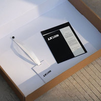 Étiquettes suspendues personnalisées de haute qualité pour vêtements, étiquettes de vêtements de luxe avec logo de marque pour l'étiquetage des prix