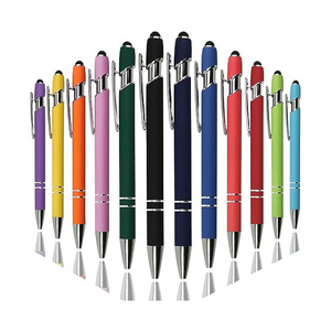 Stylo Bille Rétractable Promotionnel 2-en-1 en Métal Noir/Bleu à Pointe Moyenne 1,0 mm avec Caoutchouc Souple – Idéal pour le Sport – Prix Bas - Product Image 3
