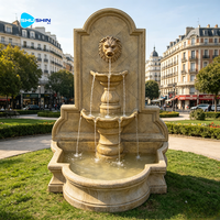 Fontaine sculptée en marbre traditionnelle personnalisée faite à la main avec éclairage pour une utilisation en extérieur dans les jardins et les villas
