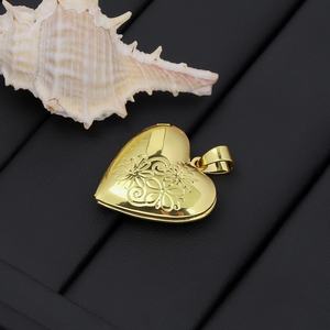 Collier pendentif JXX personnalisé plaqué or 18 carats, style vintage, gravé de fleurs, motif floral en forme de cœur - Product Image 5