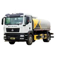 Camion arroseur SINOTRUK 15CBM à faible consommation de carburant, buses de pulvérisation multidirectionnelles, utilisation facile, véhicule de nettoyage de rue