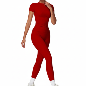 Ensemble t-shirt et legging respirant pour femmes Performance Tenue de sport personnalisée Vêtements athlétiques anti-transpiration Marque privée - Product Image 1