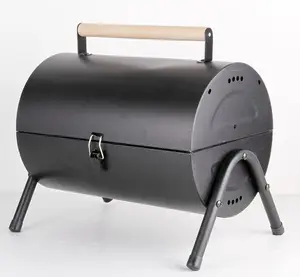 काला पाउडर लेपित बैरल शैली छोटे पोर्टेबल BBQ ग्रिल लकड़ी का कोयला धूम्रपान ग्रिल के साथ दो टुकड़े ग्रिड