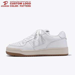 Personnalisable vente en gros, chaussures de skateboard Oxford blanches en cuir d'usine, chaussures de <span class=keywords><strong>basket</strong></span>-ball décontractées antidérapantes pour hommes - Product Image 1