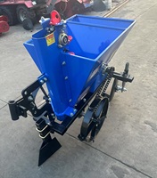Implementos agrícolas: Sembradora de patatas de una sola hilera para tractor de un solo eje con motor diésel pequeño.