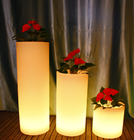 Pot de fleurs lumineux à LED solaire en plastique pour jardin, avec changement de couleur, idéal pour la décoration de mariage et comme mobilier lumineux