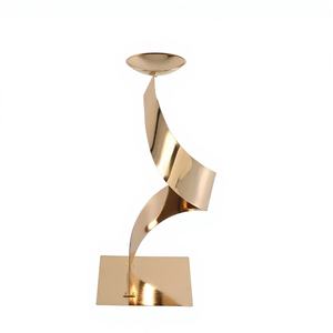 Mesa Auxiliar de Hierro Dorado en Forma de S para Eventos, Soporte para Flores, Centro de Mesa para Bodas, Ecológico, Guía para Grandes Eventos - Product Image 1