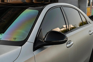 Film Vinyle Adhésif pour Voiture Argent Mat Brillant PET Film Changeant de Couleur avec Technologie Air Release 7.5mil Rouleau de Film de Recouvrement pour Véhicules Vente en Gros Auto-Réparant - Product Image 6