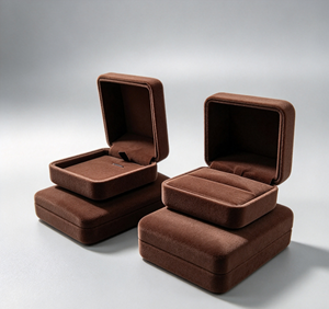 Boîte à bijoux en velours marron café haut de gamme faite à la main XINYUAN, forme carrée arrondie, entièrement floquée à l'intérieur et à l'extérieur, compartiments séparés - Product Image 6