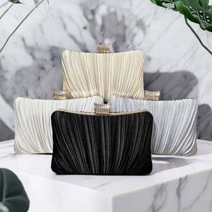 Bolsos de Mano de Lujo para Mujer con Flores Bordadas de Perlas para Graduación 2025, Bolsos de Noche para Boda, Estilo Chino, Bolso de Mano Brillante - Product Image 3