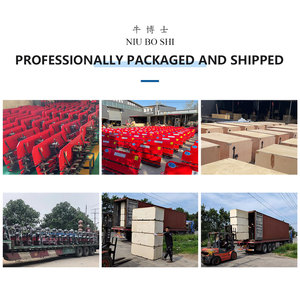 Le mani di raccolta del riso dell'azienda agricola controllano la mietitrice - Product Image 5