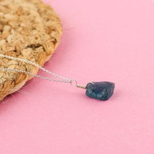 YASHEE สร้อยคอจี้โทปาซธรรมชาติ คริสตัลบำบัดพลังงานจากอัญมณีดิบ สำหรับทุกเพศ ใส่ได้ทุกวัน - Product Image 4