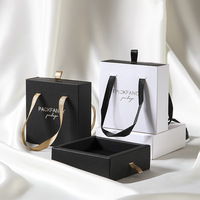 Boîte à bijoux avec logo personnalisé carré en papier carton tiroir cadeau avec poignée en satin pour ranger bracelets colliers boucles d'oreilles bagues