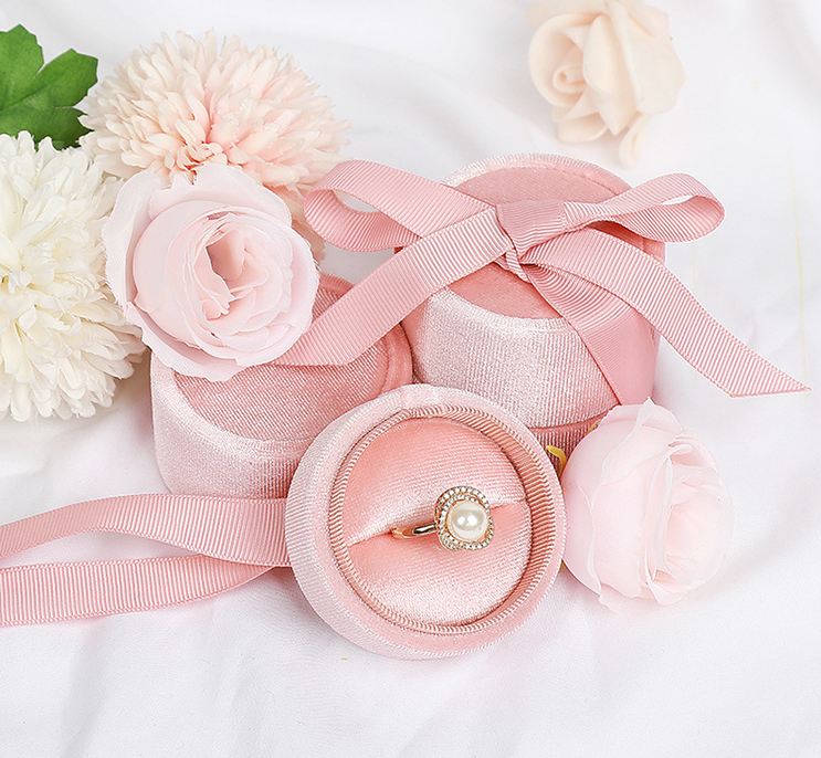 วงกลมพร้อมริบบิ้น