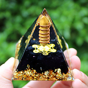 Pyramide en cristal Kogiya, œil de tigre, obsidienne, résine époxy, artisanat, décoration de la maison, ornement de bureau - Product Image 4