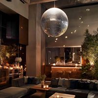 Vente en gros de boules disco géantes de 78 pouces, boules miroir surdimensionnées personnalisées pour les concerts, les scènes, les mariages, la décoration d'événements, en vrac pour les entreprises