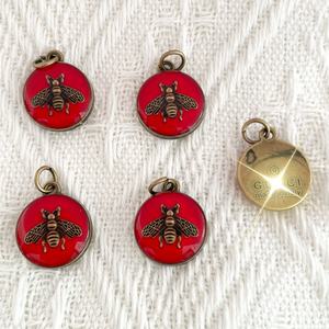 Nuevo diseño colorido Aleación de Zinc aleación abeja encanto colgante para llavero titular cremallera tirar pulsera collar fabricación de joyas - Product Image 4