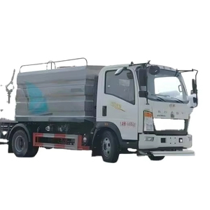 <span class=keywords><strong>Camion</strong></span> Bowser à eau HOWO 4*2 8000 litres bon marché avec conducteur droit et <span class=keywords><strong>citerne</strong></span> carré Bowser à eau - Product Image 2
