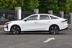 Geely Galaxy L6 1.5T DHT 125km Ibrida Plug-in (PHEV) Nuova Auto 2024 con Sedili in Pelle - Categoria Nuova Energia Geely - Product Image 6