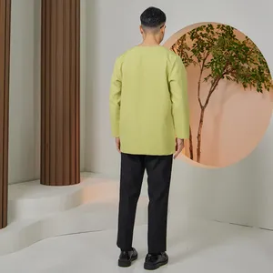 ผู้ผลิตเสื้อเชิ้ตผู้ชายสไตล์ดั้งเดิมของมาเลเซีย สีเขียวมะนาว ทรงสมาร์ทฟิต แขนสั้นลำลอง รับผลิตแบบ OEM เสื้อผ้าผู้ชายสไตล์โมเดิร์น - Product Image 4