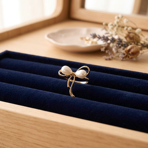 Anillos de Servilleta Clásicos con Lazo de Perlas, Decoración de Mesa de Boda de Metal, 4.5 cm - Product Image 1