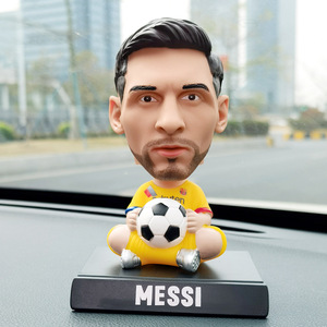 Muñeco <span class=keywords><strong>de</strong></span> Neymar, <span class=keywords><strong>Messi</strong></span> y Cristiano Ronaldo en Versión Q, Juguetes <span class=keywords><strong>de</strong></span> Coche con Cabeza Móvil, Regalo para Fanáticos del Fútbol, Figura <span class=keywords><strong>de</strong></span> Acción Coleccionable - Product Image 2