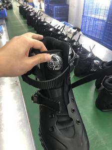 Meilleures ventes de patins à roulettes personnalisés OEM 4 & <span class=keywords><strong>3</strong></span> <span class=keywords><strong>roues</strong></span> adulte urbain Slalom Fitness Freeride patins en ligne à bottes dures - Product Image 4