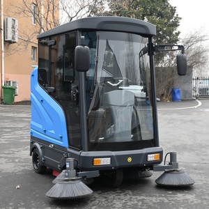 Nettoyeur <span class=keywords><strong>de</strong></span> sols électrique industriel à conduite assise, balayeuse <span class=keywords><strong>de</strong></span> rue, balayeuse <span class=keywords><strong>de</strong></span> sols avec pistolet à eau haute pression - Product Image 5