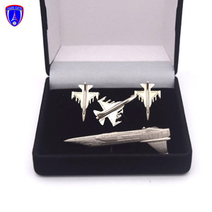 Juego de <span class=keywords><strong>Etiqueta</strong></span> de Negocios de Alta Gama Personalizado con Corbatas de Clip para Avión, Insignia, Gemelos y Empaque en Caja de Terciopelo - Product Image 1